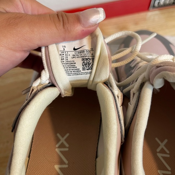 Womens Nike Air Max 270 React - Picture 5 of 6